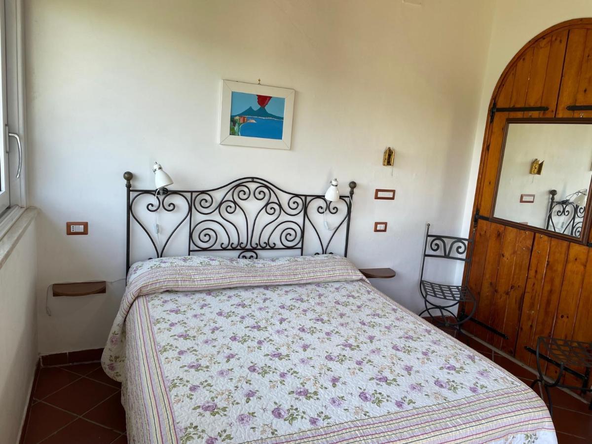 Bed and Breakfast La Dacia Di Gina Равелло Екстер'єр фото